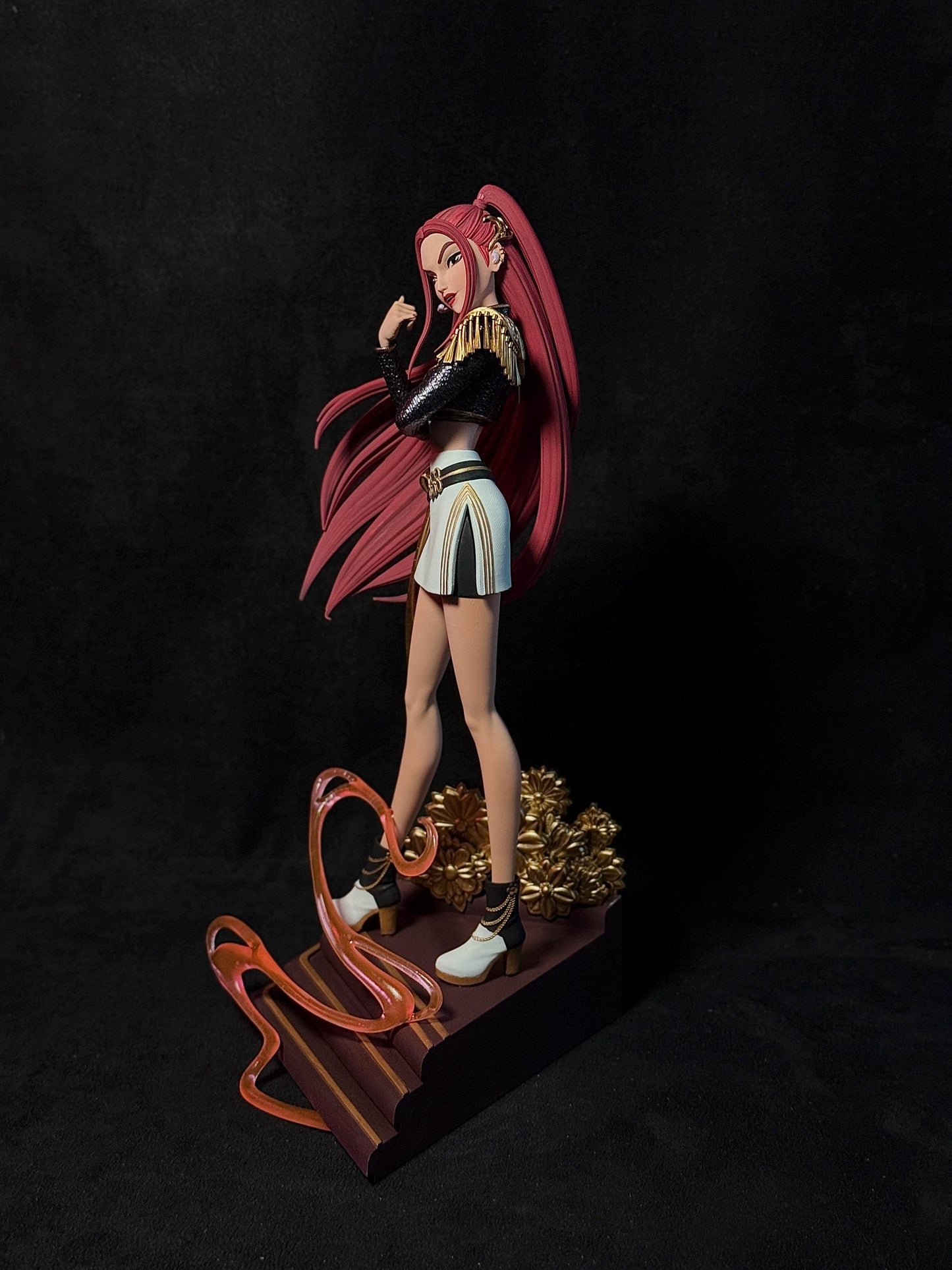 Golden Dancer — Painted & DIY | Resin 3D | FAN ART | Garage Kit