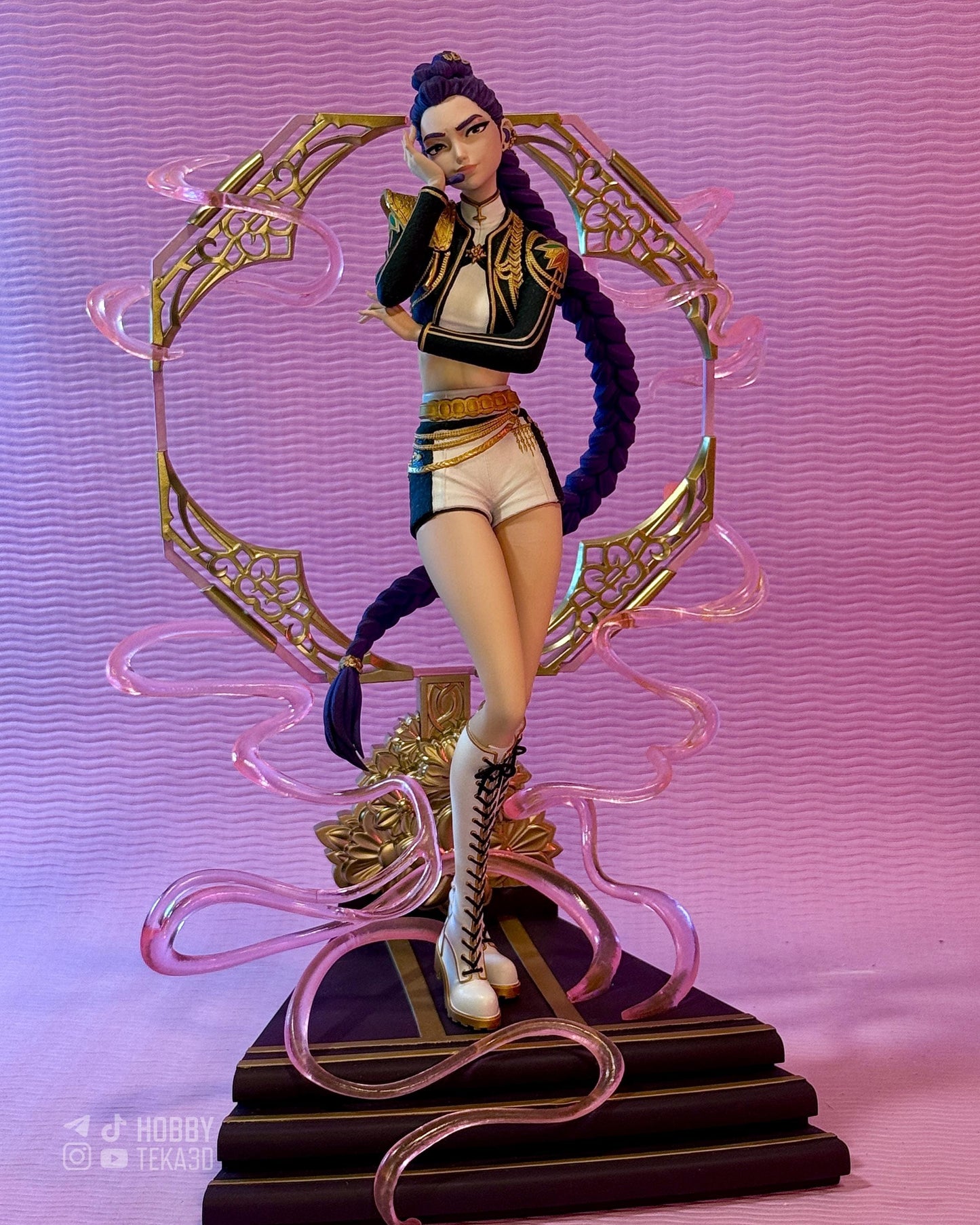 Golden Vocalist — Painted & DIY | Resin 3D | FAN ART | Garage Kit